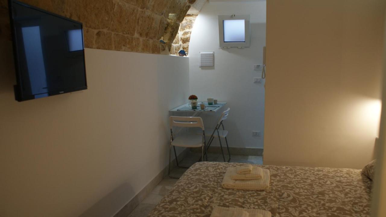 La Mansio Del Vicolo Villa Mola di Bari Bagian luar foto