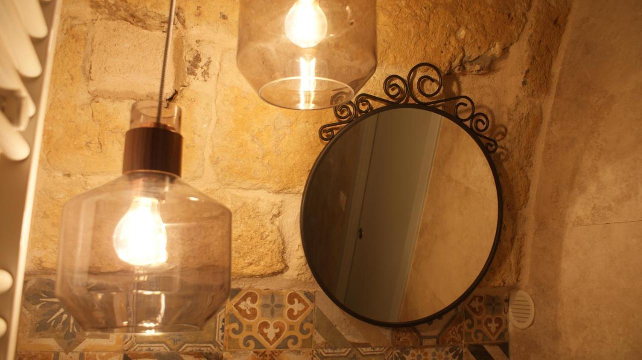 La Mansio Del Vicolo Villa Mola di Bari Bagian luar foto